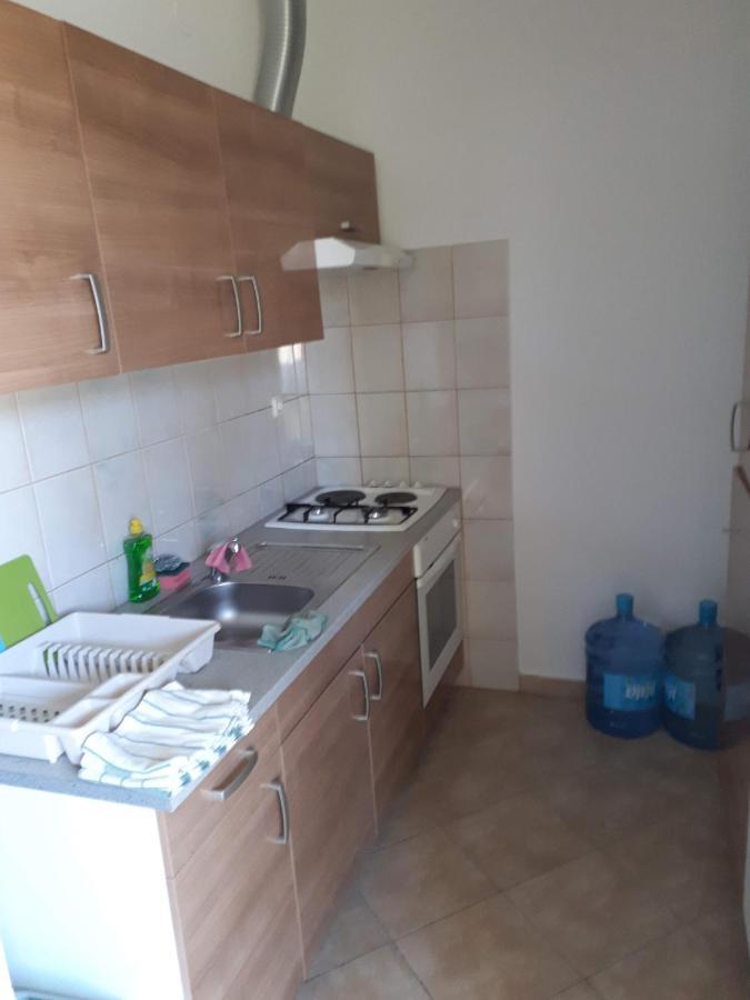 Udicarski Dom Usce Aljmaš Esterno foto