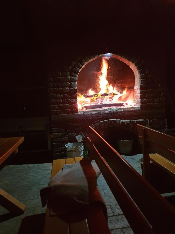 Udicarski Dom Usce Aljmaš Esterno foto
