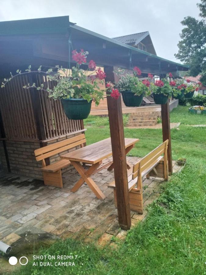 Udicarski Dom Usce Aljmaš Esterno foto